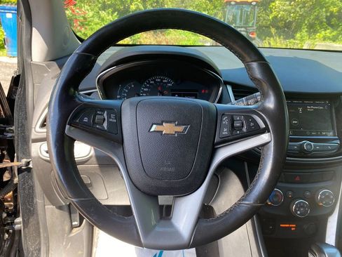 Used 2019 Chevrolet Trax LT w/ Driver Confidence Package image 14
