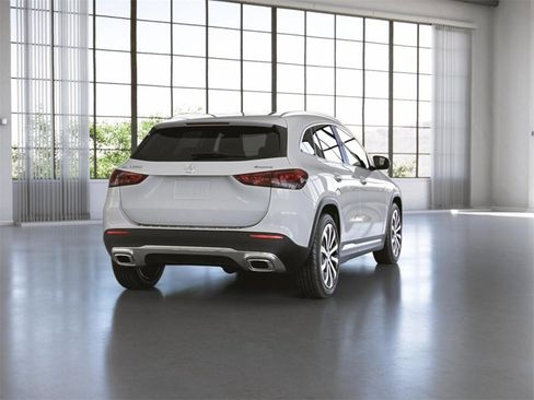 Used 2022 Mercedes-Benz GLA 250 4MATIC image 24