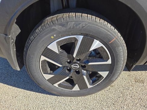 New 2026 Nissan Kicks SV w/ SV Premium Package AWD/4WD image 10