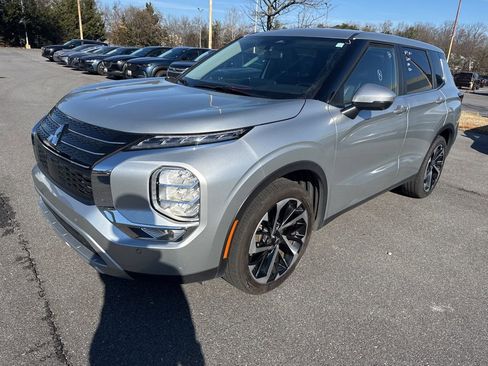 Used 2024 Mitsubishi Outlander SE image 7