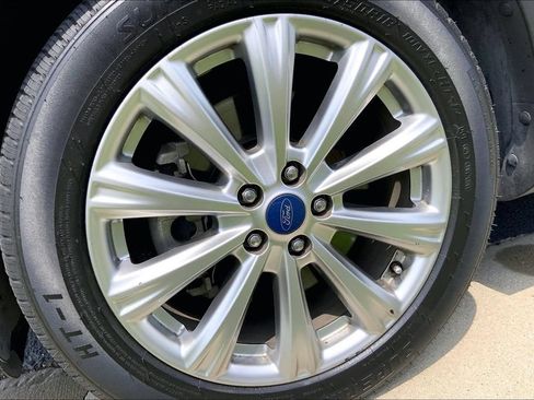 Used 2018 Ford Escape Titanium FWD image 3