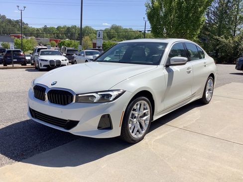 Certified 2025 BMW 330i Sedan w/ Premium Package image 4