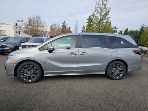 New 2026 Honda Odyssey Touring image 5