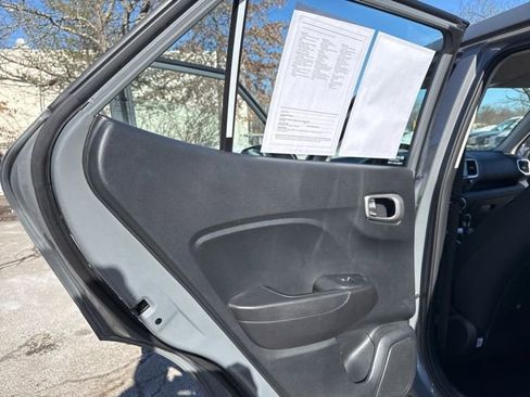 Certified 2023 Hyundai Venue SE w/ Cargo Package image 29