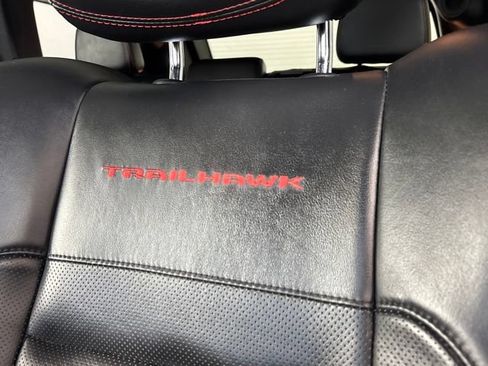 Used 2021 Jeep Grand Cherokee Trailhawk w/ Trailhawk Luxury Group AWD/4WD image 27