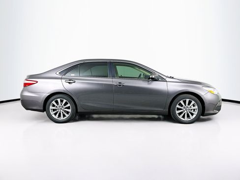 Used 2015 Toyota Camry XLE image 10