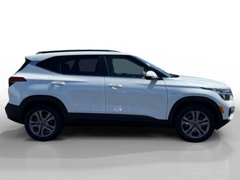 Used 2022 Kia Seltos S image 6