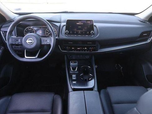 Used 2024 Nissan Rogue SV w/ SV Premium Package FWD image 21