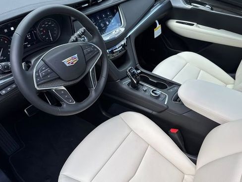 New 2026 Cadillac XT5 Sportv w/ LPO, Floor Liner Package image 10
