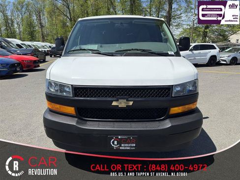 Used 2020 Chevrolet Express 3500 w/ Driver Convenience Package RWD image 2