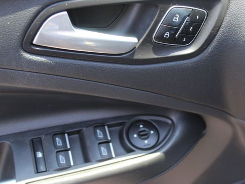 Used 2017 Ford Escape Titanium FWD image 23