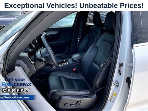 Used 2023 Volvo XC40 B4 Plus w/ Protection Package Premier FWD image 32