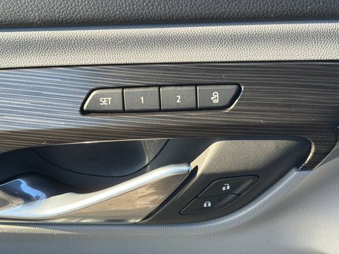 Used 2024 GMC Terrain SLT image 19