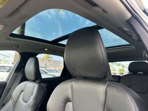 Certified 2025 Volvo XC60 B5 Plus image 35