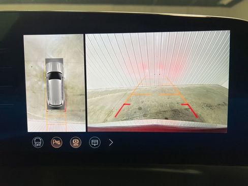 New 2026 Cadillac Vistiq Luxury image 18