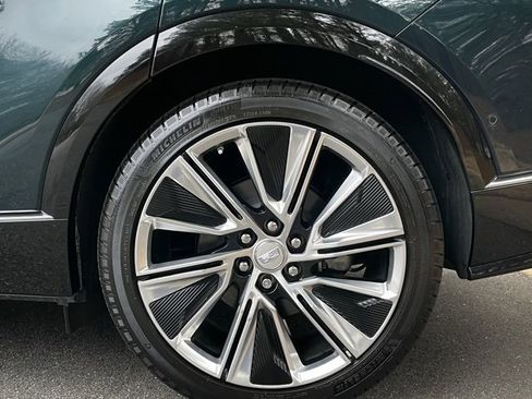 Used 2024 Cadillac Lyriq Luxury image 7