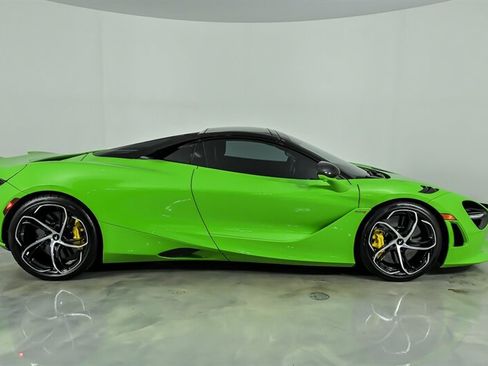 Used 2024 McLaren 750S Spider RWD image 16