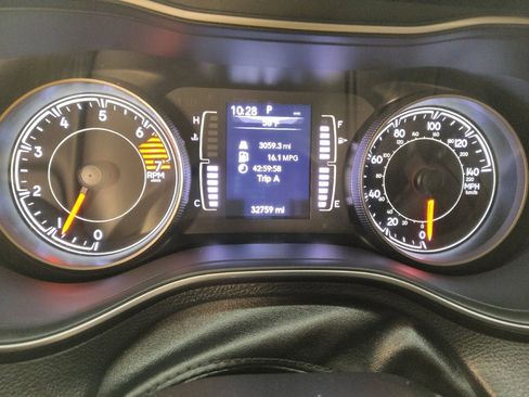 Used 2020 Jeep Cherokee Latitude Plus image 23