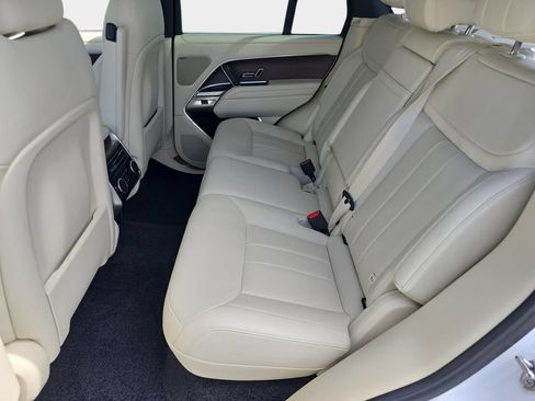 Certified 2025 Land Rover Range Rover SE AWD/4WD image 15