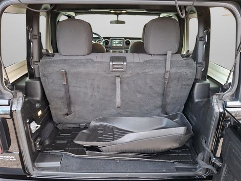 Certified 2019 Jeep Wrangler Sport image 29