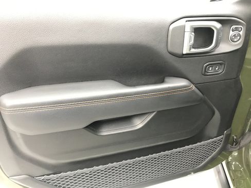 Used 2022 Jeep Gladiator Mojave w/ LED Lighting Group image 9