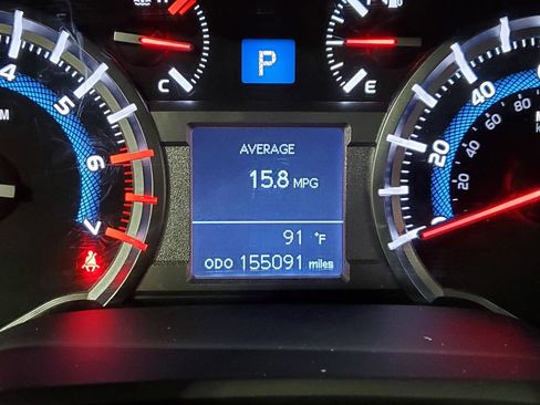 Used 2019 Toyota 4Runner SR5 AWD/4WD image 32