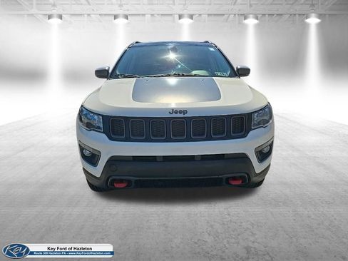 Used 2019 Jeep Compass Trailhawk AWD/4WD image 2