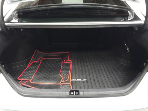 Used 2020 Toyota Camry LE image 10