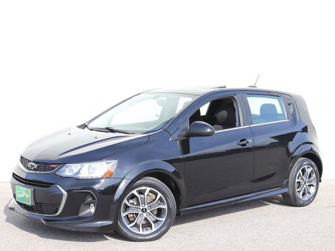 Used 2018 Chevrolet Sonic LT w/ True North Edition FWD image 30