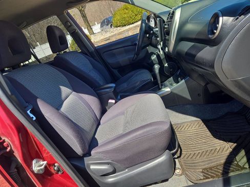 Used 2005 Toyota RAV4 4WD image 29