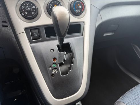 Used 2009 Pontiac Vibe GT FWD image 26