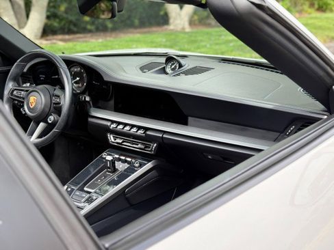 Used 2021 Porsche 911 AWD/4WD image 30