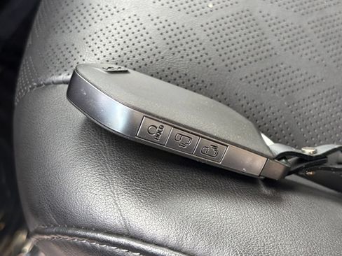 Used 2026 Kia Carnival FWD image 22