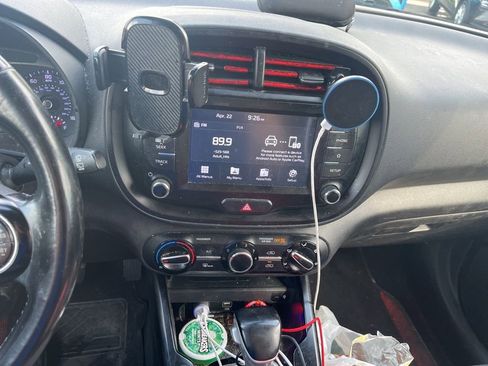 Used 2020 Kia Soul GT-Line w/ GT 2.0L Power Sunroof Package FWD image 8