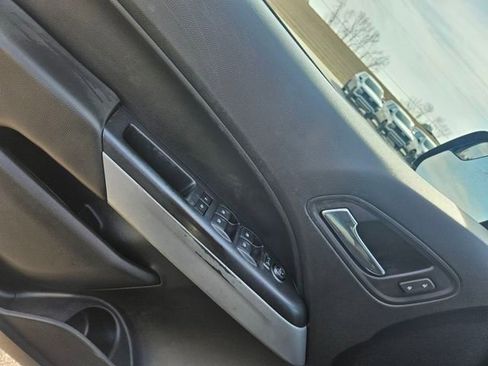 Used 2018 Chevrolet Colorado LT w/ LT Convenience Package image 11