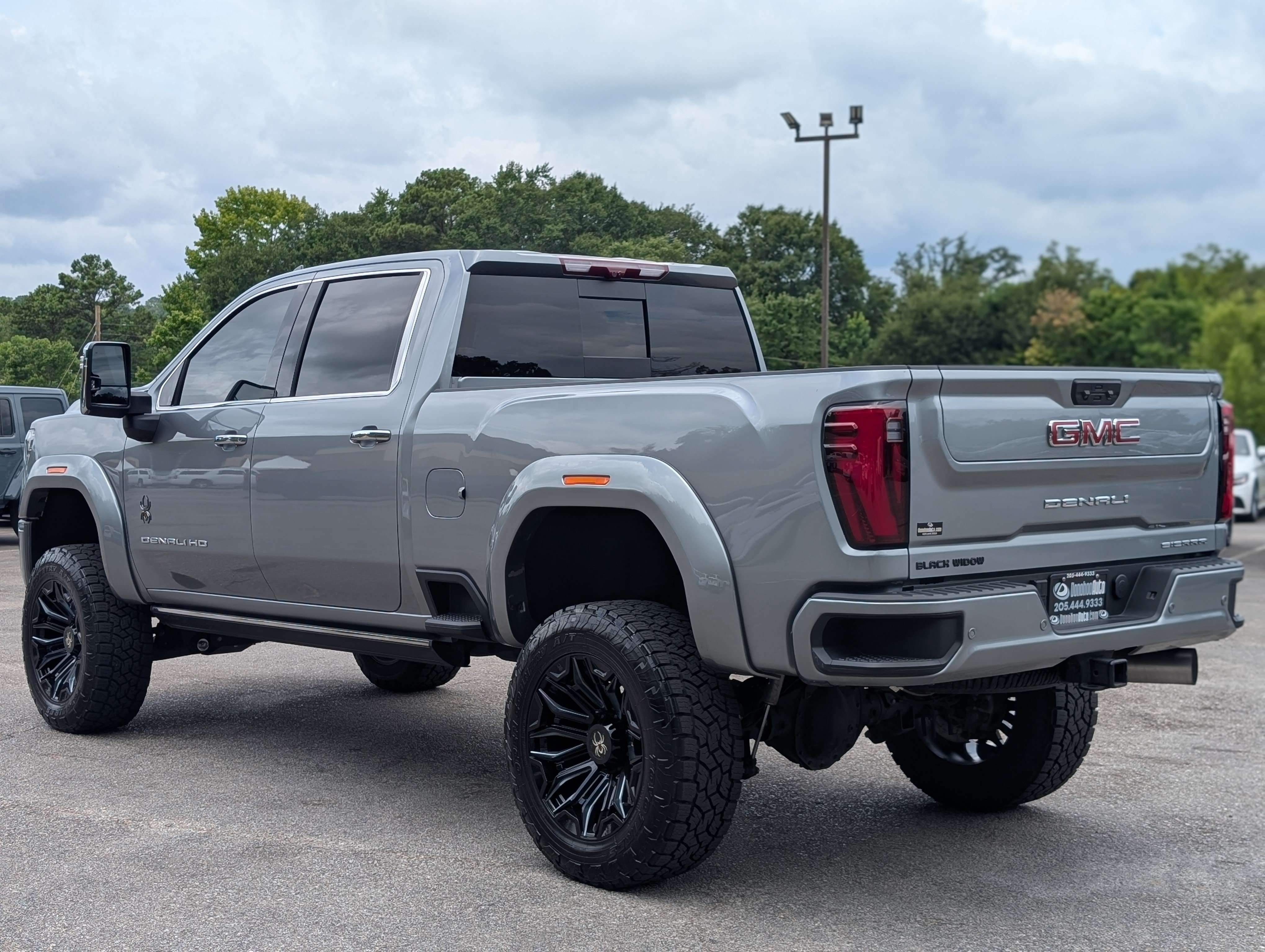 Used 2025 GMC Sierra 2500 Denali w/ Denali Reserve Package AWD/4WD image 7