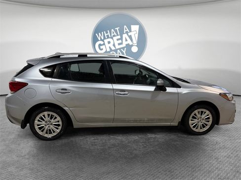 Used 2017 Subaru Impreza 2.0i Premium image 2