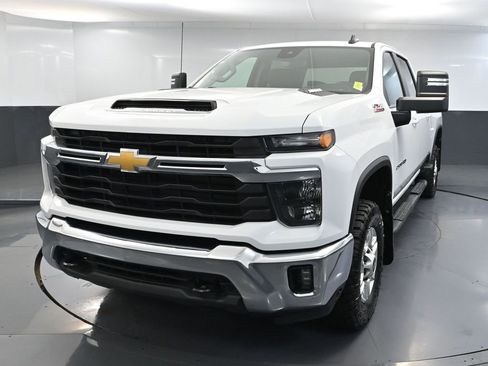 Used 2024 Chevrolet Silverado 2500 LT image 13