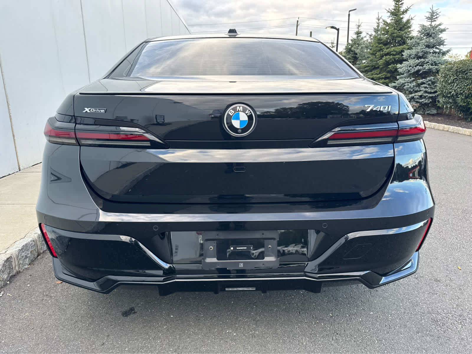 Used 2024 BMW 740i xDrive w/ M Sport Professional Package AWD/4WD image 7
