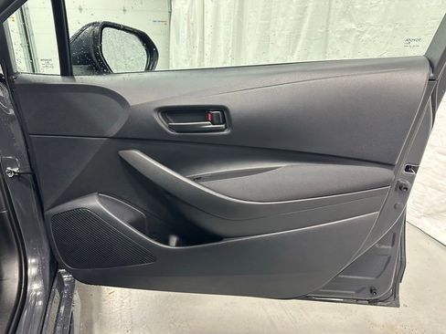 Used 2025 Toyota Corolla LE w/ LE Premium Package image 53