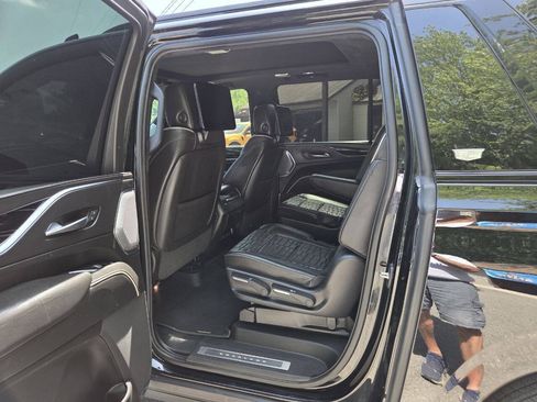 Used 2023 Cadillac Escalade ESV V AWD/4WD image 39