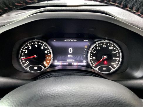 Used 2016 Jeep Renegade Trailhawk AWD/4WD image 12