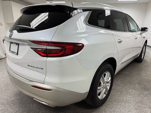 Used 2018 Buick Enclave Essence FWD image 5