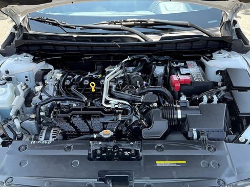 Used 2025 Nissan Altima 2.5 SV FWD image 30