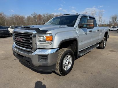 Used 2019 GMC Sierra 2500 4x4 Crew Cab w/ Sierra Convenience Package