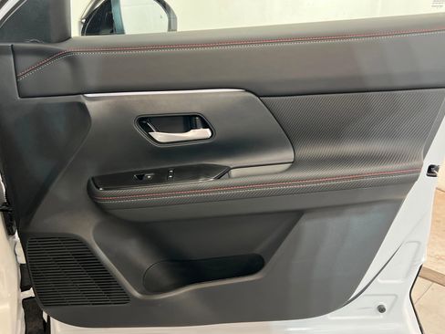 New 2026 Nissan Kicks SR FWD image 23