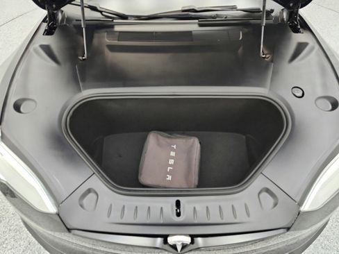Used 2022 Tesla Model S Plaid image 10