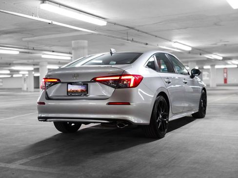 Used 2023 Honda Civic Sport image 6