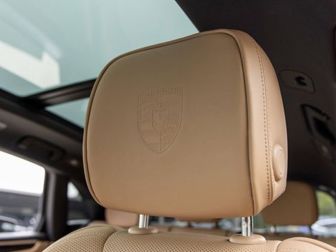 New 2026 Porsche Macan AWD/4WD image 28