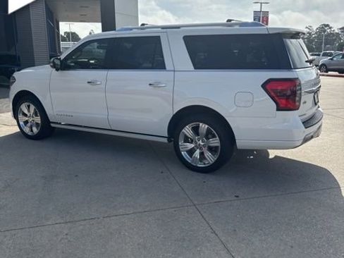 Used 2023 Ford Expedition Max Platinum image 3